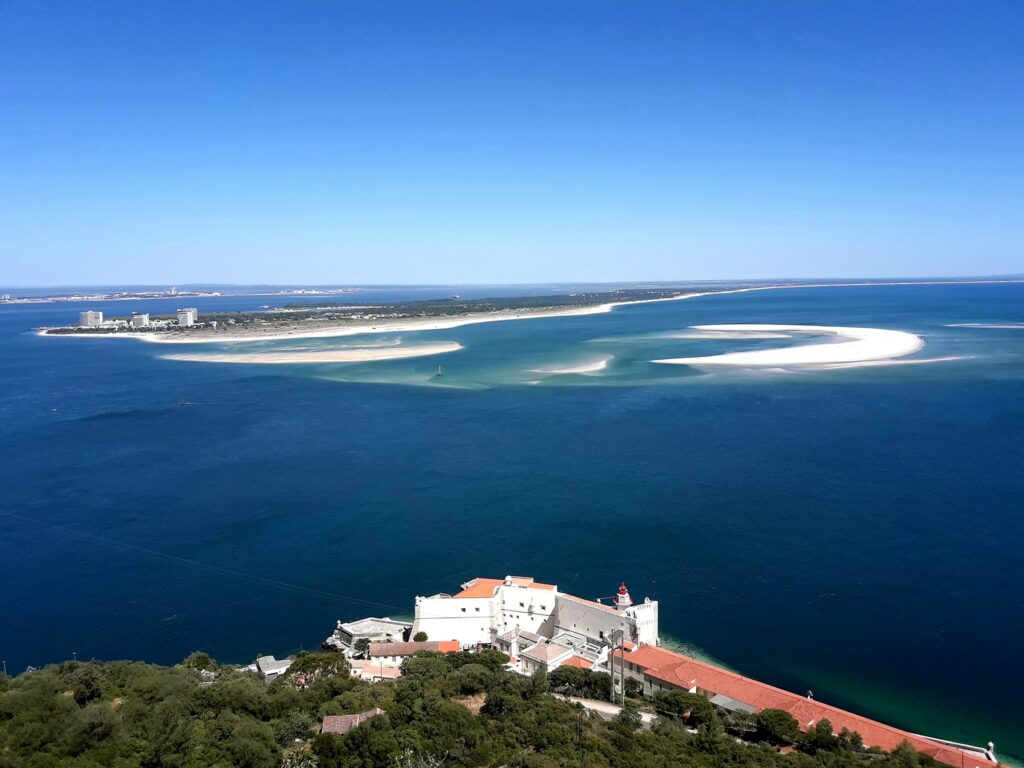 Le meilleur site pour vos réservations de croisière à Sétubal. O melhor sítio para as suas reservas de cruzeiros em Setubal. The best site for yourSetubal cruise bookings.