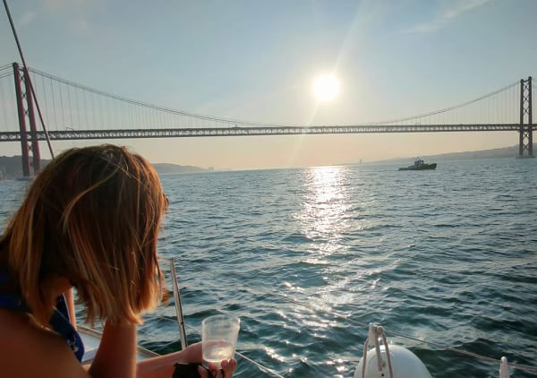 Le meilleur site pour vos réservations de croisière à Lisbonne. O melhor sítio para as suas reservas de cruzeiros em Lisboa. The best site for your Lisbon cruise bookings. EVG EVJF Bachelor